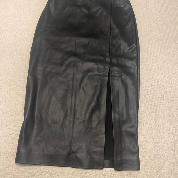 Fux leather skirt - Picture 2 of 3